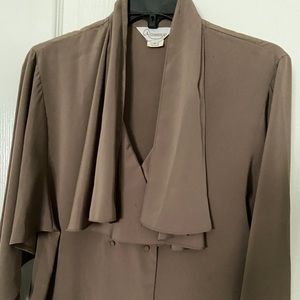 Women’s blouse Alexandria taupe Size 8 Blouse